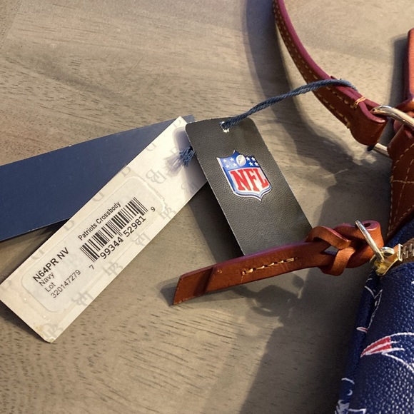 Dooney & Bourke Patriots Crossbody - Picture 3 of 4